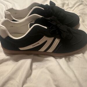 Black and White Women's Sneakers